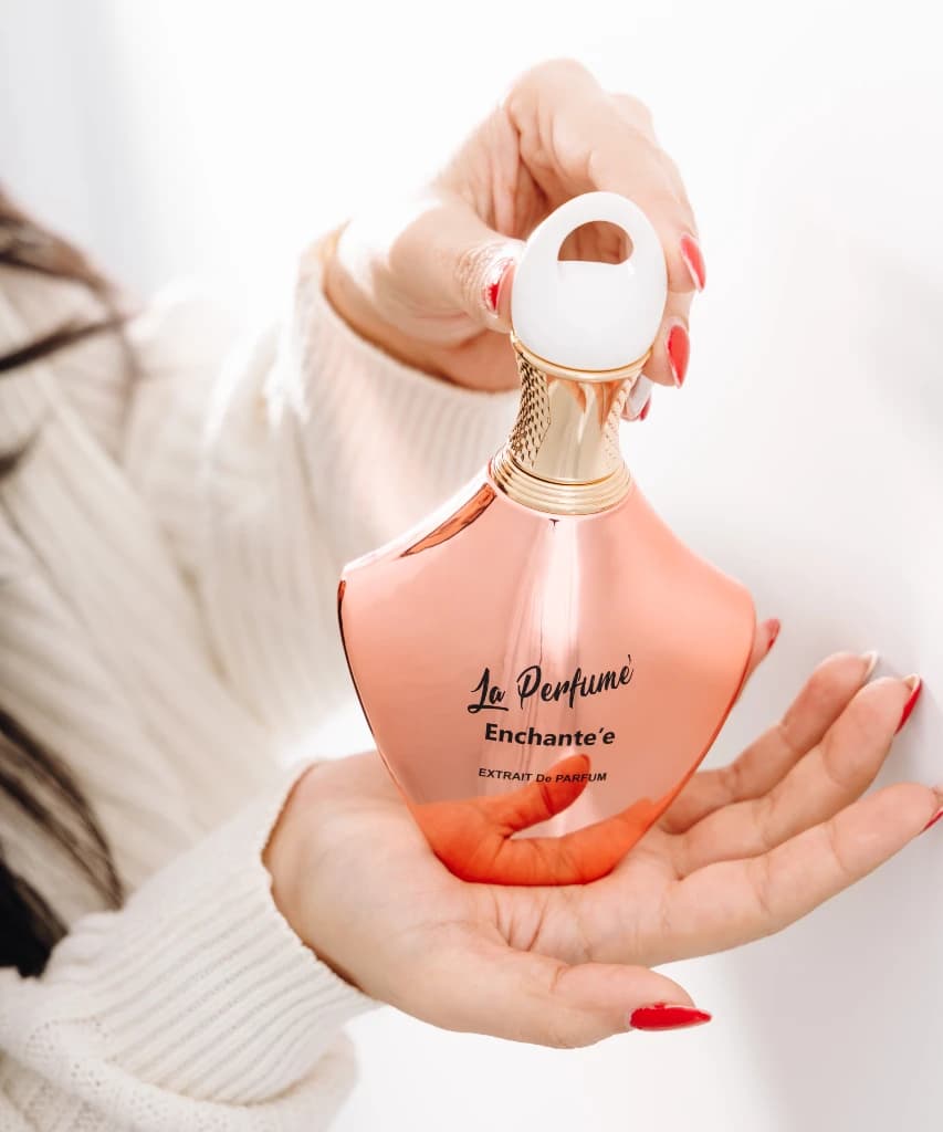 Calra Perfumes - La Perfume Enchante'e